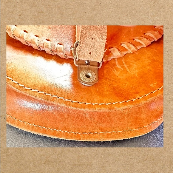 Small leather crossbody bag can also be looped through your belt. Made in Greece - Picture 11 of 11
